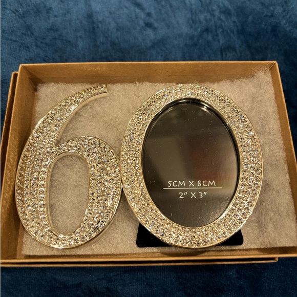 Hallmark Gold Crown “60” special moment picture frame - Picture 3 of 8